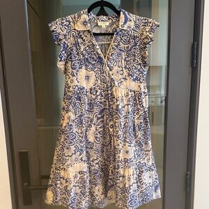 EUC Umgee USA boutique brand dress size Medium - cream/blue floral lightweight